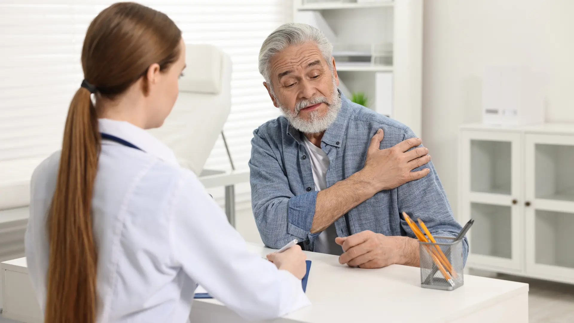 Extremity Pain: Causes, Symptoms, & Treatments